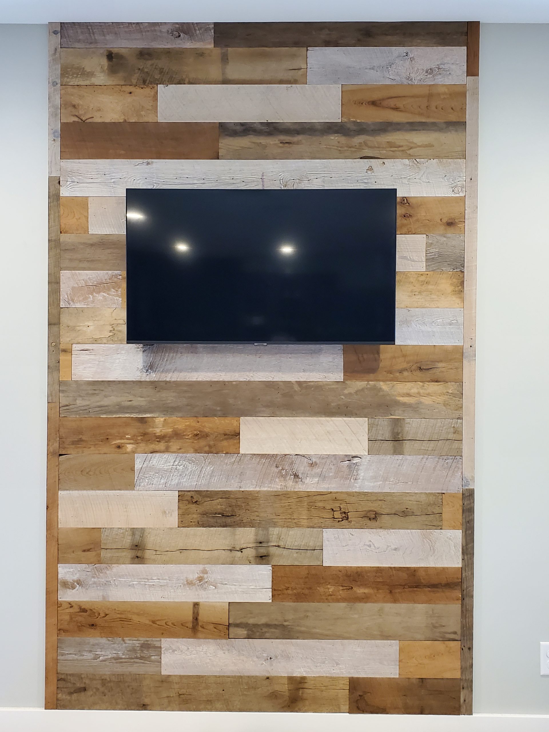 Heavenly Solid Barn Paneling