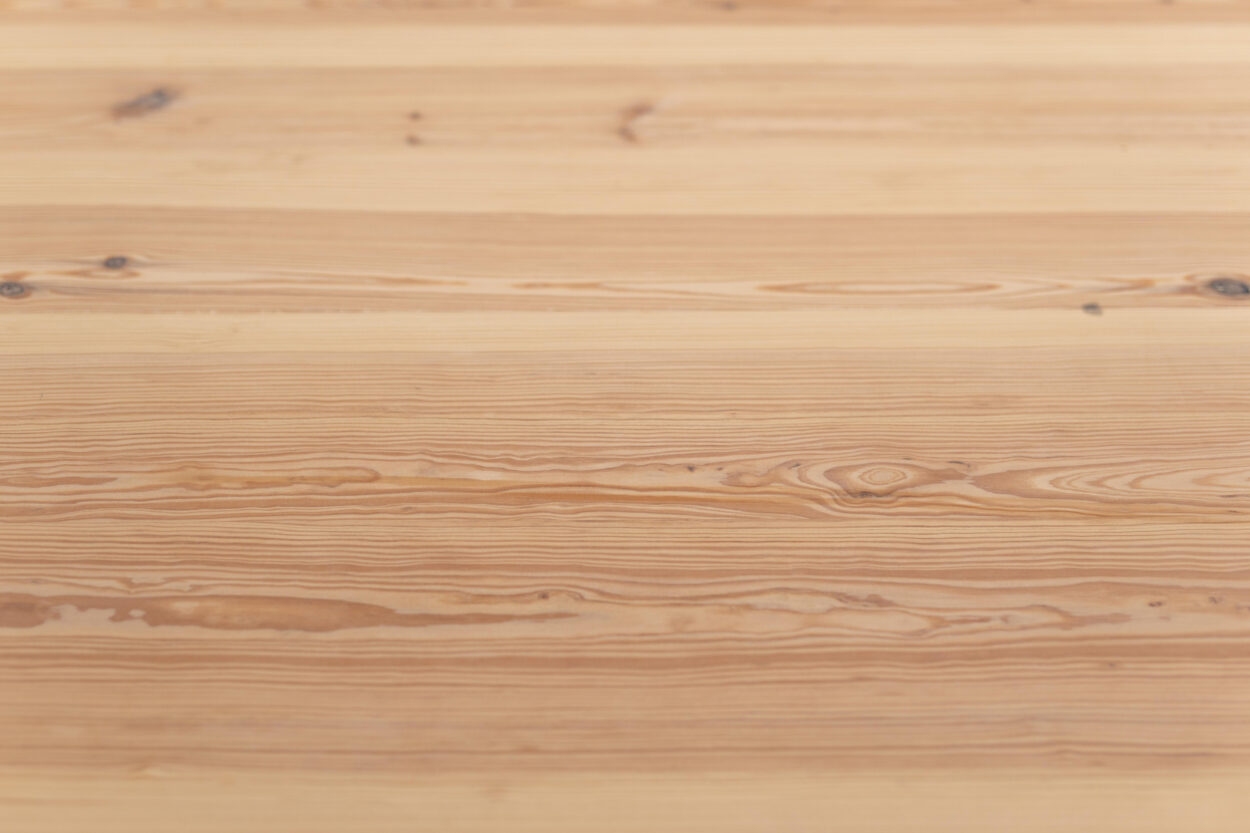 Montana-Dining-Table-Heart-Pine-Snow-Under-Bevel-1