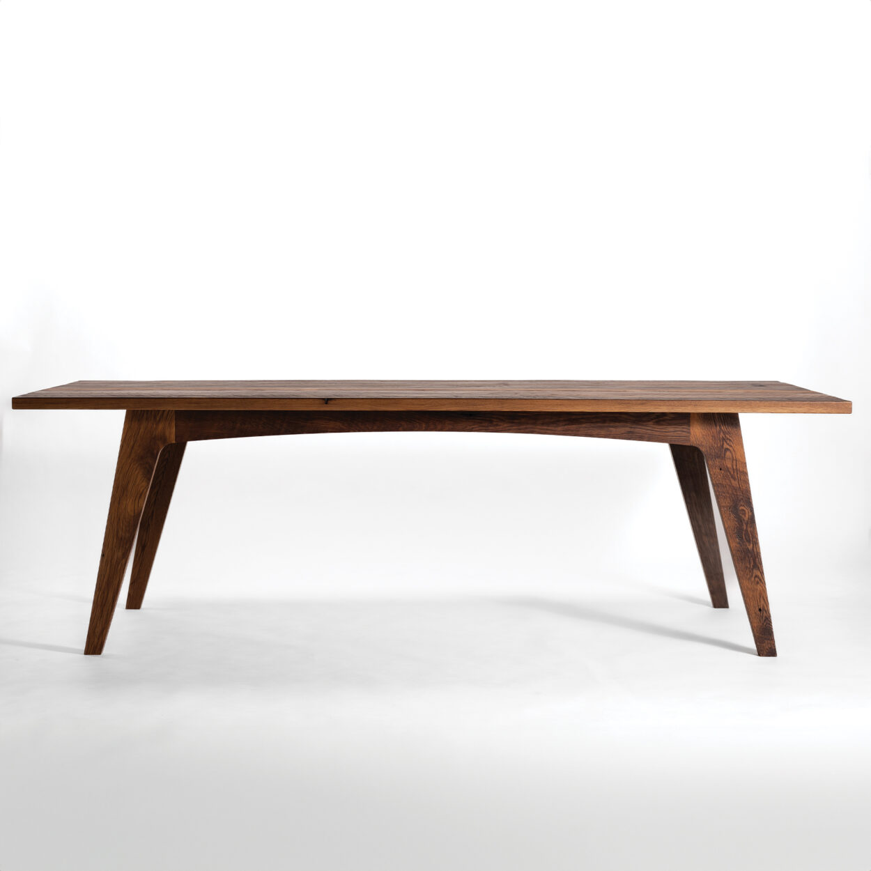 Montana Dining Table Walnut Clean Fancy